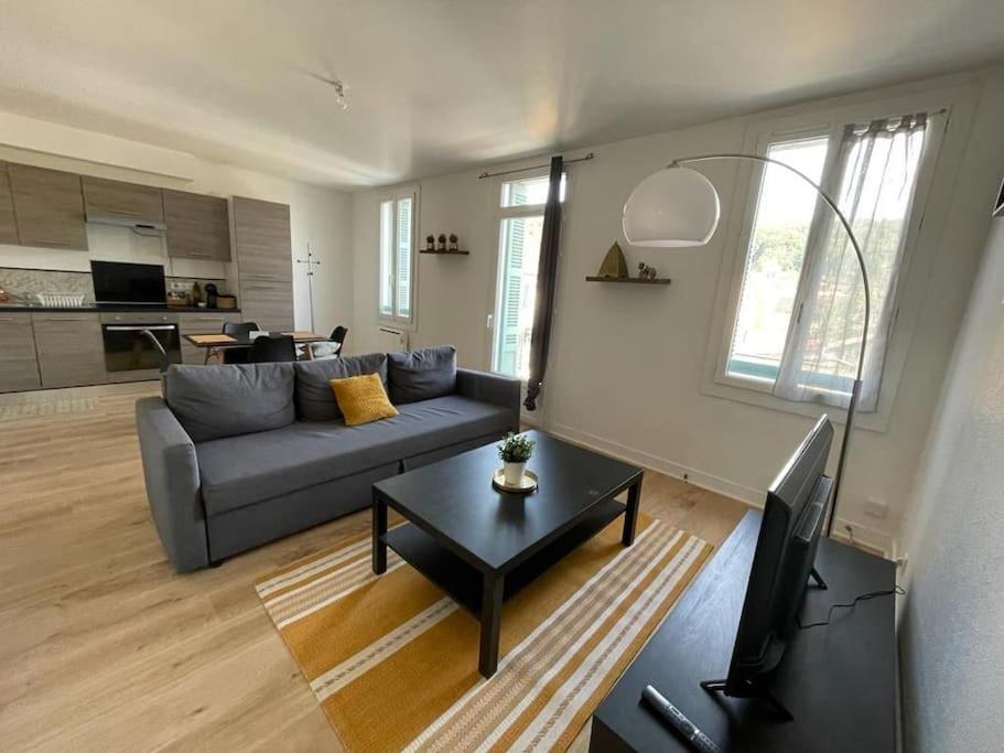 Appartement Avec Terrasse, Parking Gratuit Périgueux Eksteriør billede